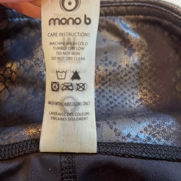 Mano b faux snake skin foil black metallic leggings size Medium ECU athleisure - Picture 6 of 8